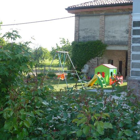 L'Albero Della Gioia Bed and Breakfast Villanova sull'Arda Εξωτερικό φωτογραφία
