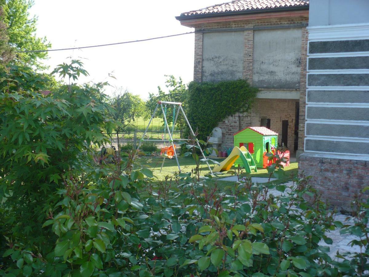 L'Albero Della Gioia Bed and Breakfast Villanova sull'Arda Εξωτερικό φωτογραφία